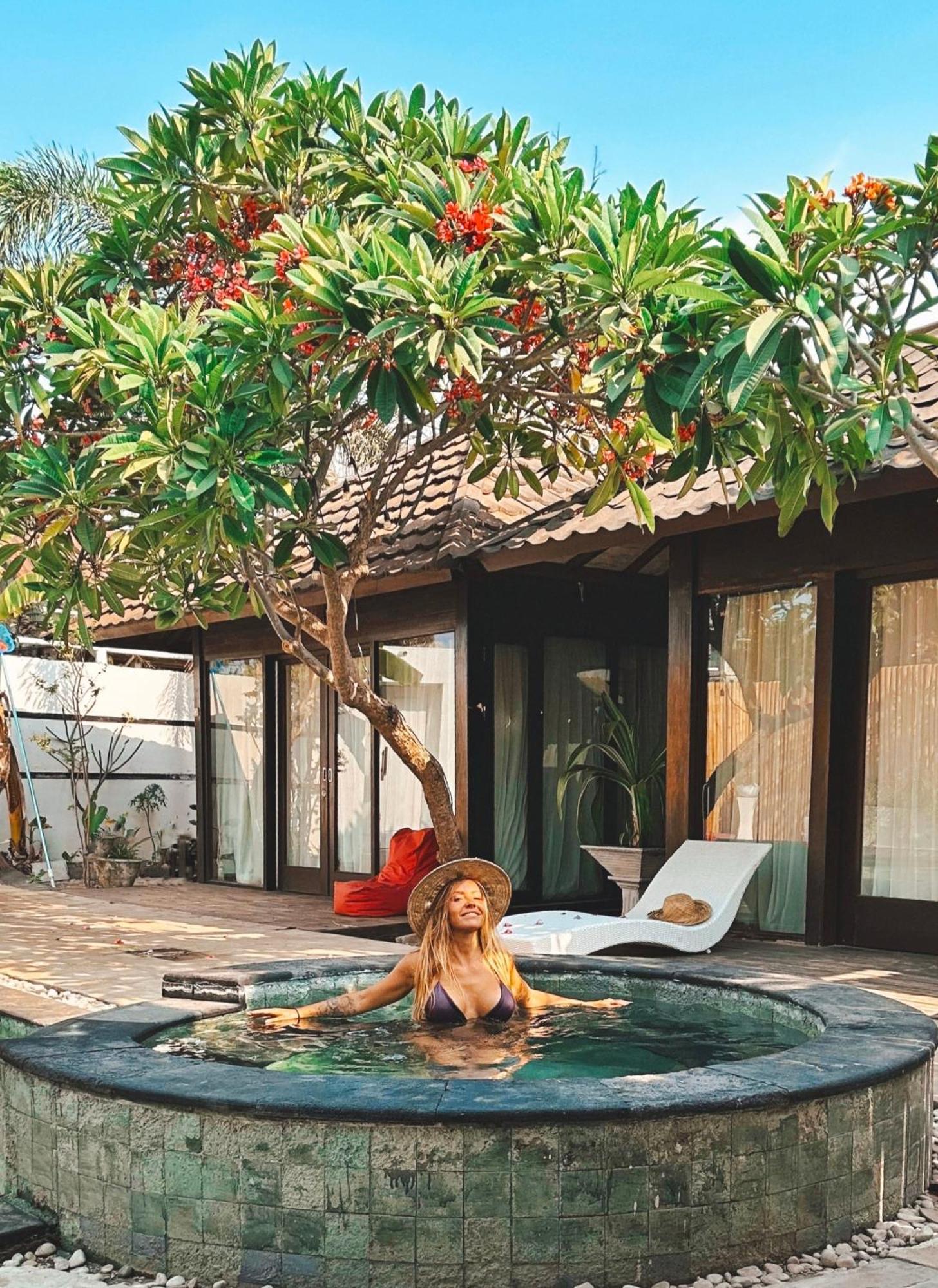 Villa Menorca Gili Trawangan Exterior photo